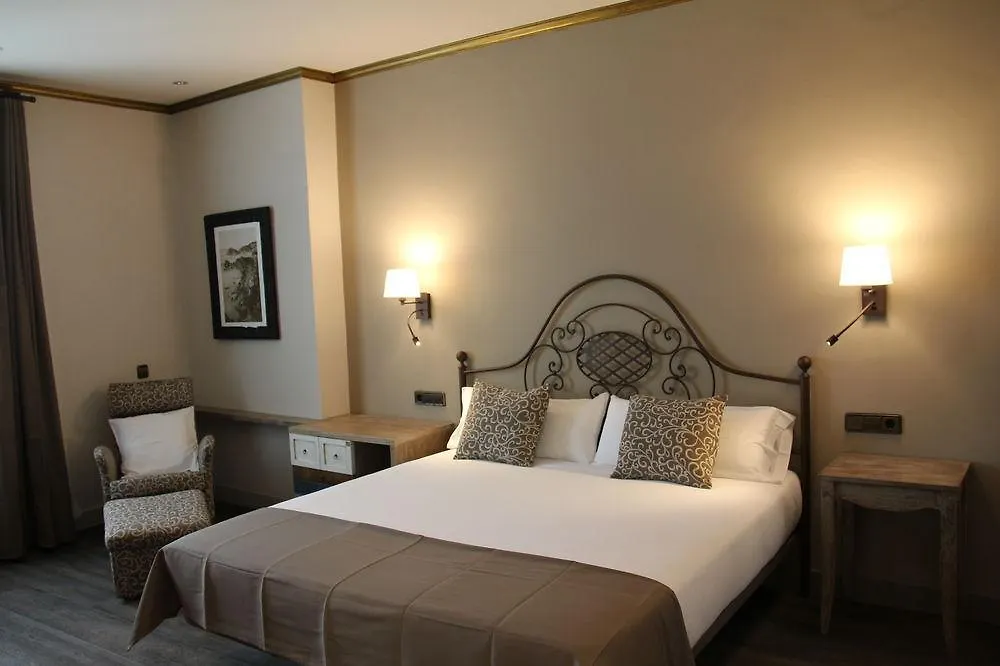 Hotel Diana Τόσα ντε Μαρ 4*,